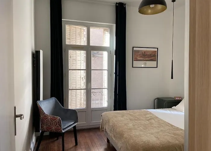 Lafosse Avec Vue Loire En Centre Nantes